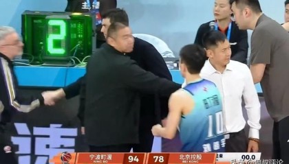 开云下载-张庆鹏：这个赛季满怀希望到经历各种困难 没有完成北京球迷的希望