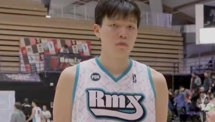 开云下载-杨瀚森：体能和速度还要提升；四个字总结NBA至今感受——摸爬滚打