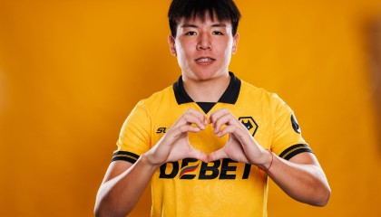 开云下载-官方公告显示徐彬加盟的是巴恩斯利U21，并将同时效力狼队U21